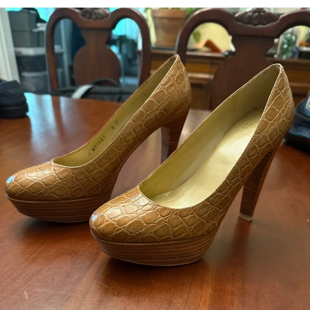 Stuart Weitzman size 6 brown embossed leather platform heels pumps‎